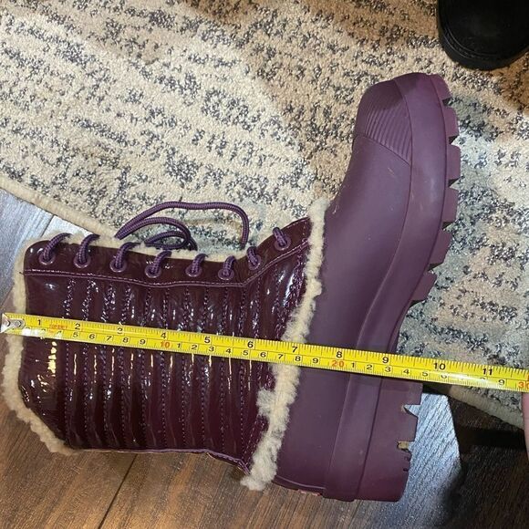 Hunter Snow Burgundy Boots with Fur Lining - Picture 5 of 9